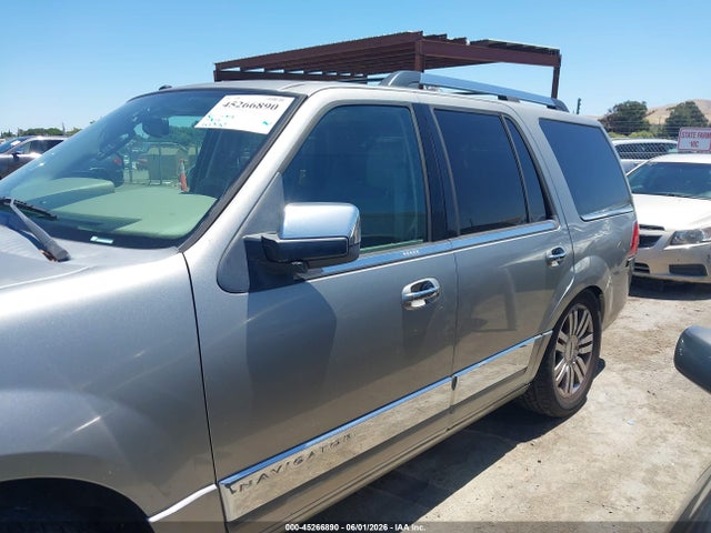 45266890 :رقم المزاد ، 5LMFU28568LJ11035 vin ، 2008 Lincoln Navigator مزاد بيع