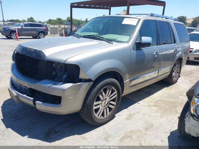45266890 :رقم المزاد ، 5LMFU28568LJ11035 vin ، 2008 Lincoln Navigator مزاد بيع