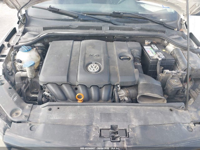45266907 :رقم المزاد ، 3VWDX7AJ7BM365849 vin ، 2011 Volkswagen Jetta 2.5l Se مزاد بيع