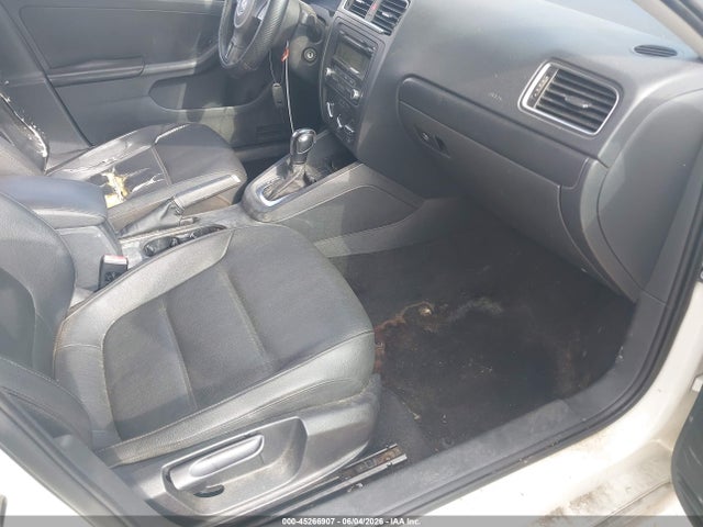 45266907 :رقم المزاد ، 3VWDX7AJ7BM365849 vin ، 2011 Volkswagen Jetta 2.5l Se مزاد بيع