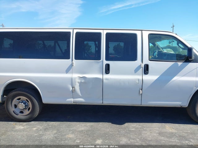 Продажа на аукционе авто 2017 Chevrolet Express 3500 Lt, vin: 1GAZGPFG3H1332383, номер лота: 45266966