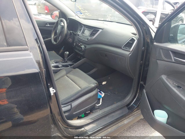 Продажа на аукционе авто 2016 Hyundai Tucson Se, vin: KM8J33A40GU220879, номер лота: 45267040