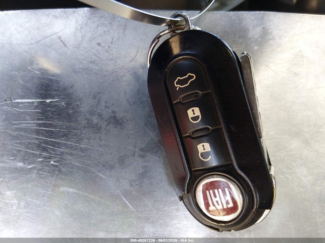 2015 Fiat 500l Lounge მანქანა იყიდება აუქციონზე, vin: ZFBCFACHXFZ033386, აუქციონის ნომერი: 45267226
