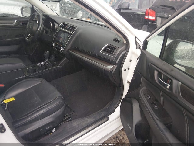 45267228 :رقم المزاد ، 4S3BNAN62J3035703 vin ، 2018 Subaru Legacy 2.5i Limited مزاد بيع