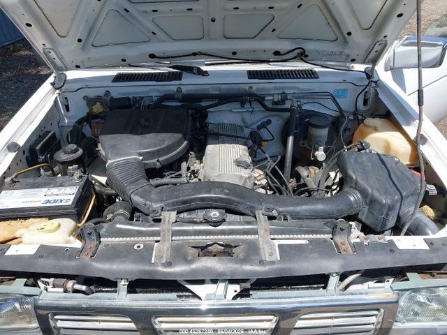 45267240 :رقم المزاد ، 1N6SD11S3SC377231 vin ، 1995 Nissan Truck E/xe مزاد بيع
