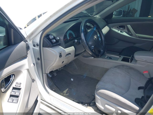 45267341 :رقم المزاد ، 4T1BF3EK2BU770954 vin ، 2011 Toyota Camry Se مزاد بيع