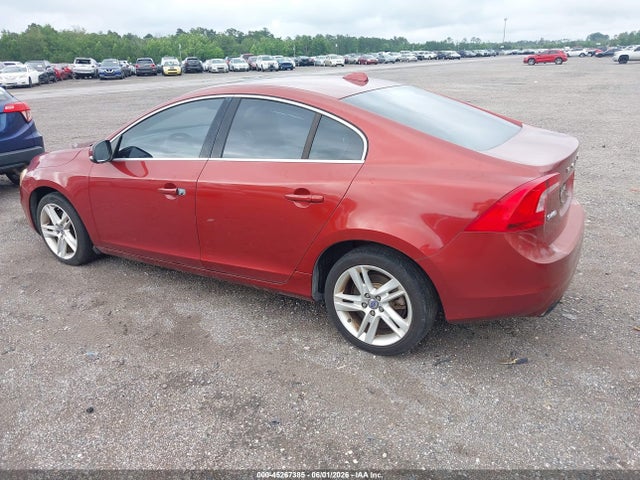 2015 Volvo S60 T5 Premier მანქანა იყიდება აუქციონზე, vin: YV140MFK2F2338170, აუქციონის ნომერი: 45267385