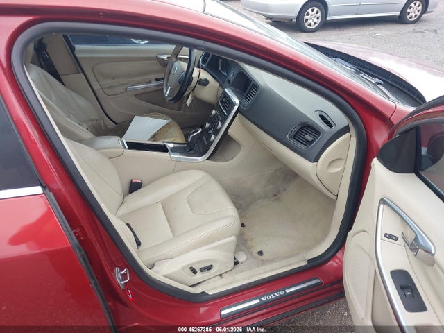 2015 Volvo S60 T5 Premier მანქანა იყიდება აუქციონზე, vin: YV140MFK2F2338170, აუქციონის ნომერი: 45267385