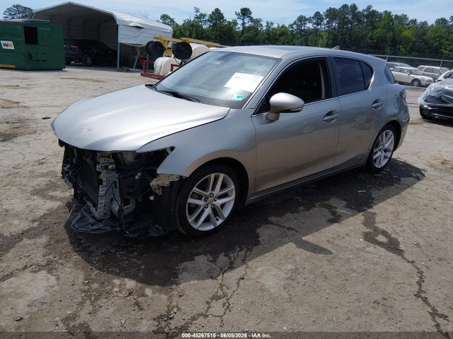 Lexus CT 200H 2017 JTHKD5BH7H2298106 Image 2
