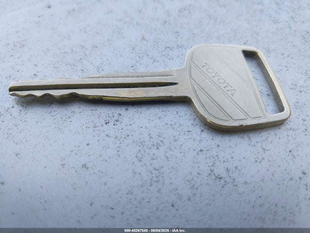 2000 Toyota Echo მანქანა იყიდება აუქციონზე, vin: JTDAT1236Y0038143, აუქციონის ნომერი: 45267548