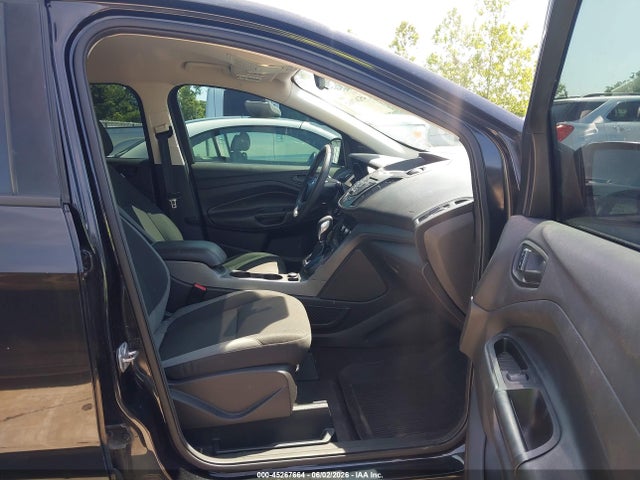 45267664 :رقم المزاد ، 1FMCU0F76FUA38495 vin ، 2015 Ford Escape S مزاد بيع