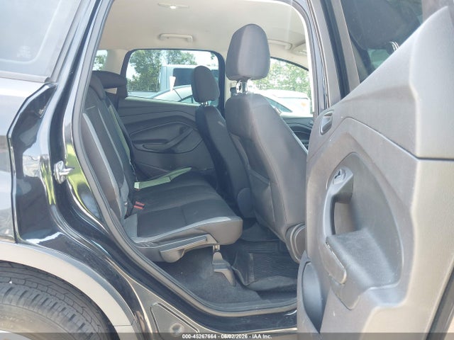 45267664 :رقم المزاد ، 1FMCU0F76FUA38495 vin ، 2015 Ford Escape S مزاد بيع