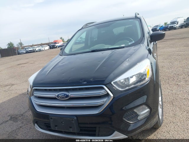 45267719 :رقم المزاد ، 1FMCU9GD5JUD08852 vin ، 2018 Ford Escape Se مزاد بيع