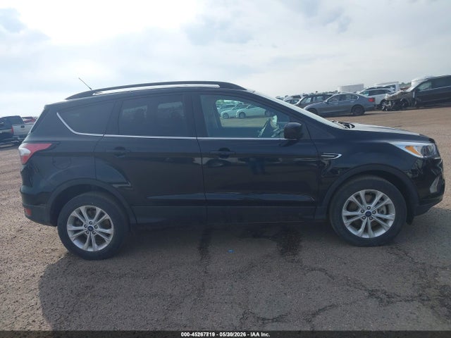 45267719 :رقم المزاد ، 1FMCU9GD5JUD08852 vin ، 2018 Ford Escape Se مزاد بيع
