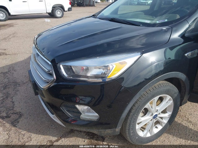 45267719 :رقم المزاد ، 1FMCU9GD5JUD08852 vin ، 2018 Ford Escape Se مزاد بيع