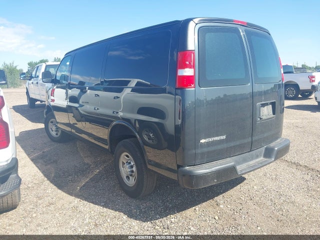 Chevrolet Express 2500 Work Van 2018 1GCWGAFG1J1241660 Image 3