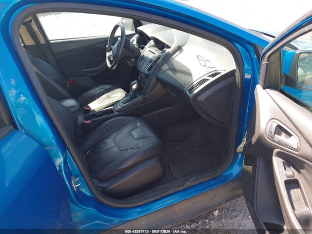1FADP3F23FL304010 Ford FOCUS SE