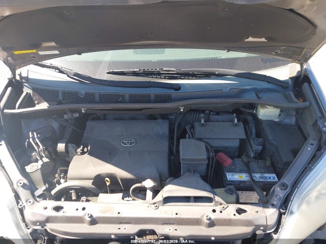 5TDDK3DC1ES093228 Toyota Sienna Xle 7 Passenger