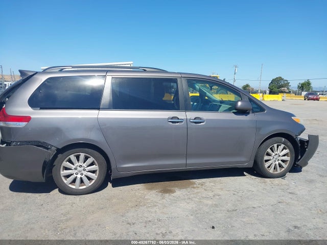 5TDDK3DC1ES093228 Toyota Sienna Xle 7 Passenger