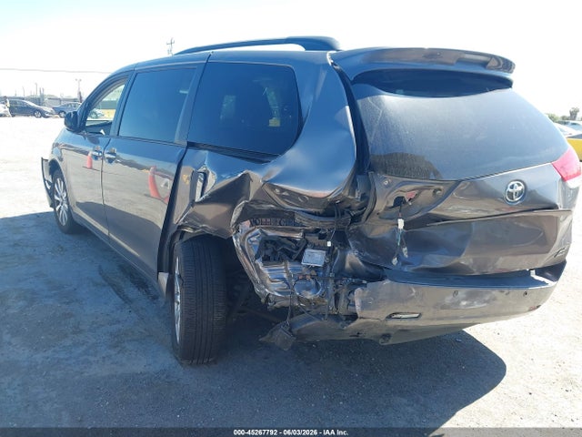 5TDDK3DC1ES093228 Toyota Sienna Xle 7 Passenger