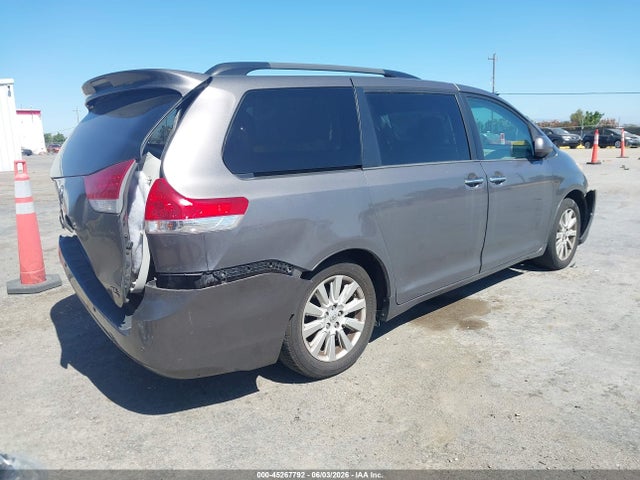 5TDDK3DC1ES093228 Toyota Sienna Xle 7 Passenger