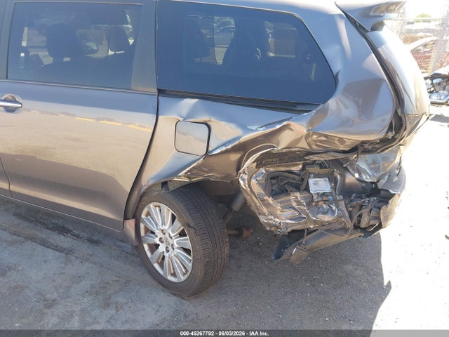 5TDDK3DC1ES093228 Toyota Sienna Xle 7 Passenger