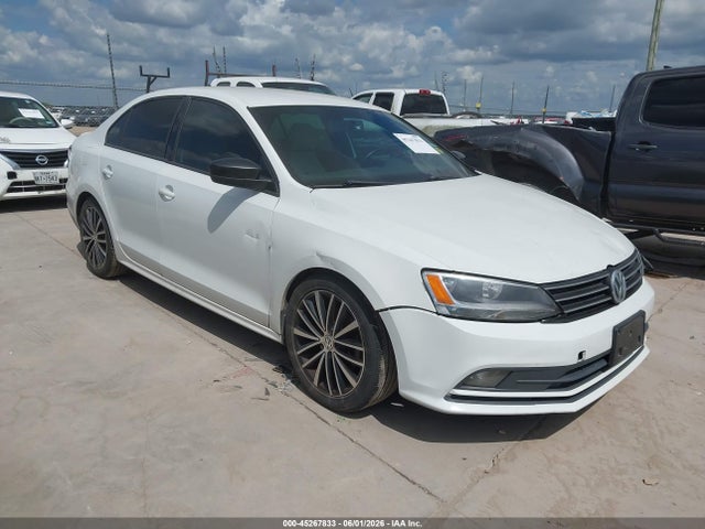 45267833 :رقم المزاد ، 3VWD17AJ9GM370544 vin ، 2016 Volkswagen Jetta 1.8t Sport مزاد بيع