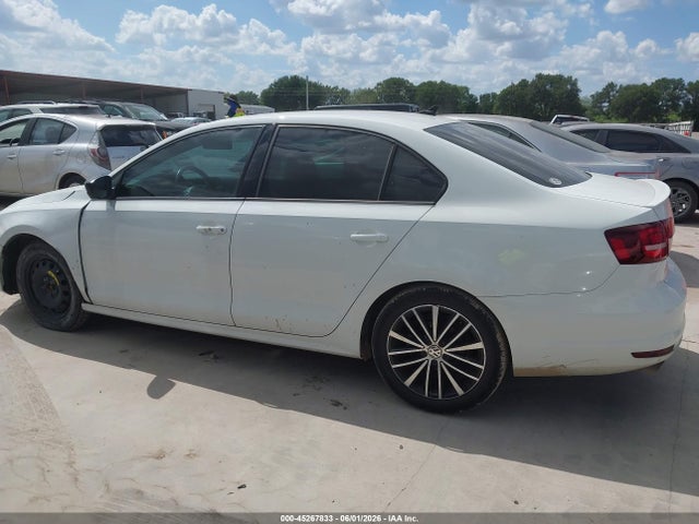 45267833 :رقم المزاد ، 3VWD17AJ9GM370544 vin ، 2016 Volkswagen Jetta 1.8t Sport مزاد بيع