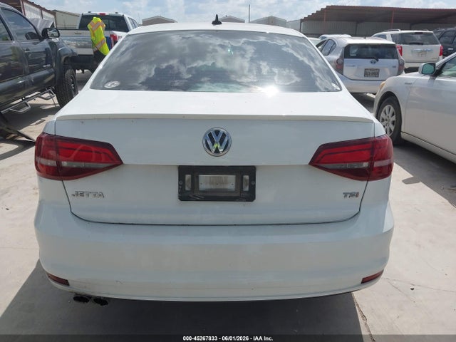45267833 :رقم المزاد ، 3VWD17AJ9GM370544 vin ، 2016 Volkswagen Jetta 1.8t Sport مزاد بيع