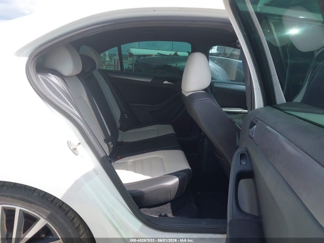 45267833 :رقم المزاد ، 3VWD17AJ9GM370544 vin ، 2016 Volkswagen Jetta 1.8t Sport مزاد بيع