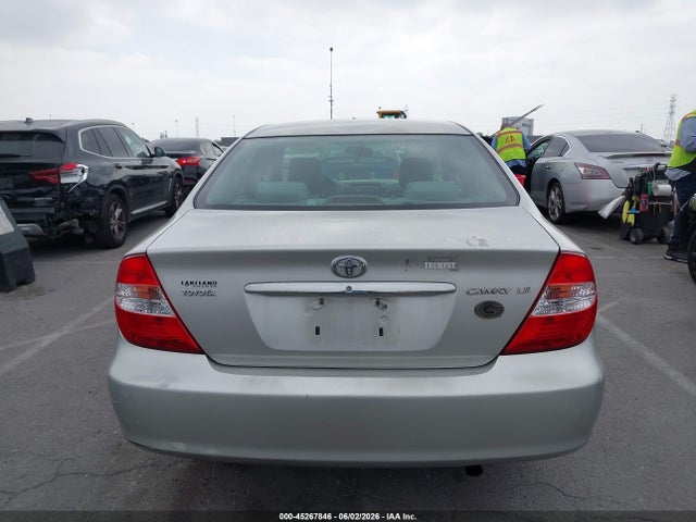 45267846 :رقم المزاد ، 4T1BE32K24U818964 vin ، 2004 Toyota Camry Le مزاد بيع