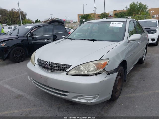 45267846 :رقم المزاد ، 4T1BE32K24U818964 vin ، 2004 Toyota Camry Le مزاد بيع