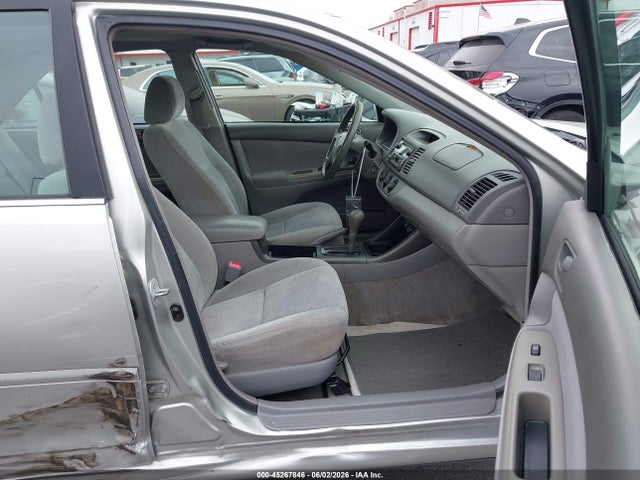 45267846 :رقم المزاد ، 4T1BE32K24U818964 vin ، 2004 Toyota Camry Le مزاد بيع
