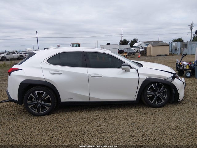Lexus UX 250H 2022 JTHX9JBH4N2059012 Image 14