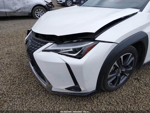 Lexus UX 250H 2022 JTHX9JBH4N2059012 Image 19