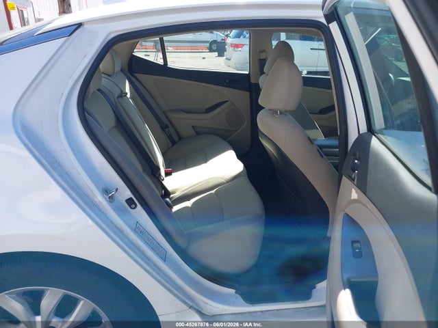 KNAGM4A77F5615336 KIA Optima Lx