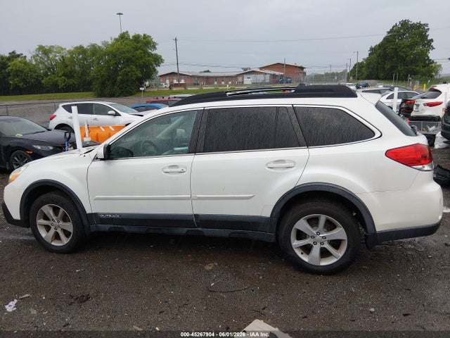 45267904 :رقم المزاد ، 4S4BRCEC1E3296540 vin ، 2014 Subaru Outback 2.5i Premium مزاد بيع