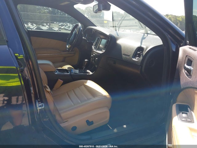 45267910 :رقم المزاد ، 2B3CM5CT8BH551538 vin ، 2011 Dodge Charger R/t مزاد بيع