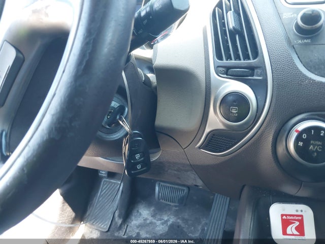 45267959 :رقم المزاد ، KM8JU3AC3BU240945 vin ، 2011 Hyundai Tucson Gls مزاد بيع