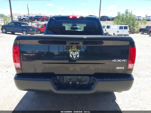 1C6RR7KG7JS286524 RAM 1500 Tradesman 4x4 5&#039;7 Box