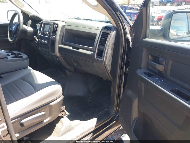 1C6RR7KG7JS286524 RAM 1500 Tradesman 4x4 5&#039;7 Box