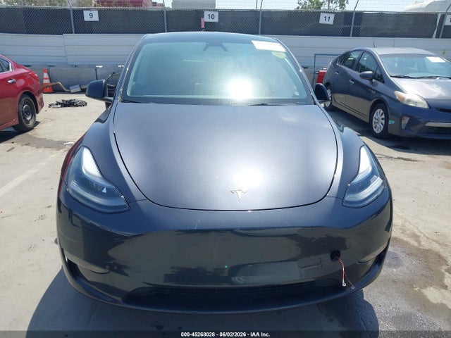 Продажа на аукционе авто 2024 Tesla Model Y, vin: 7SAYGDED5RF083878, номер лота: 45268028