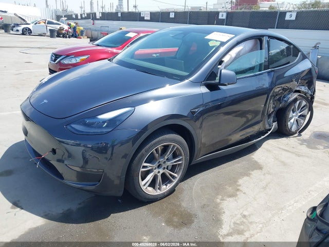 Продажа на аукционе авто 2024 Tesla Model Y, vin: 7SAYGDED5RF083878, номер лота: 45268028