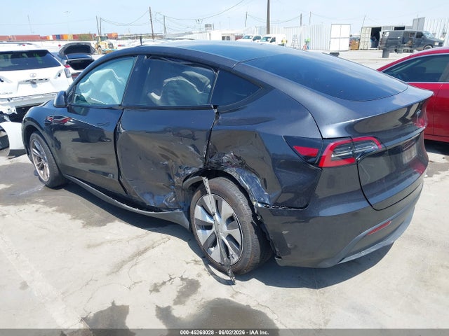 Продажа на аукционе авто 2024 Tesla Model Y, vin: 7SAYGDED5RF083878, номер лота: 45268028