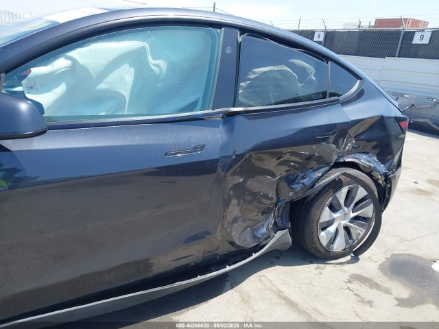 Продажа на аукционе авто 2024 Tesla Model Y, vin: 7SAYGDED5RF083878, номер лота: 45268028