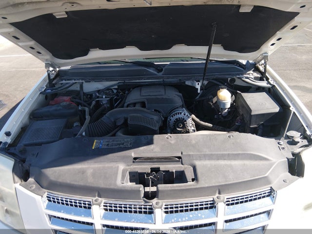 45268058 :رقم المزاد ، 1GYUKCEF3AR162707 vin ، 2010 Cadillac Escalade Premium مزاد بيع