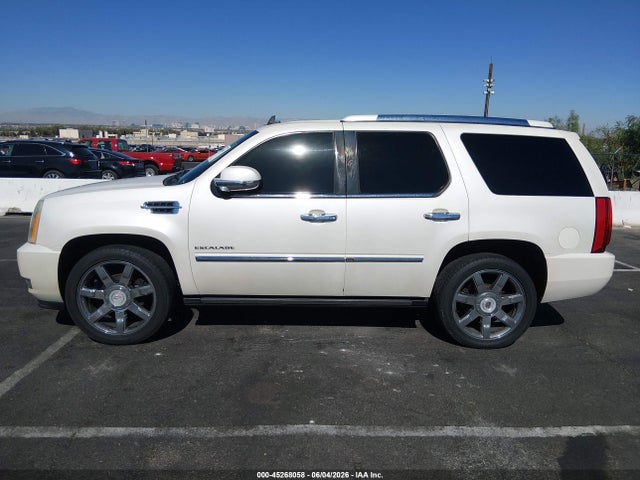 45268058 :رقم المزاد ، 1GYUKCEF3AR162707 vin ، 2010 Cadillac Escalade Premium مزاد بيع