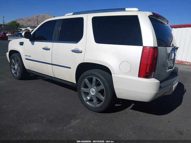 45268058 :رقم المزاد ، 1GYUKCEF3AR162707 vin ، 2010 Cadillac Escalade Premium مزاد بيع