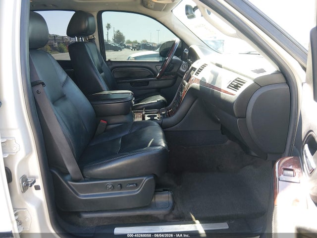 45268058 :رقم المزاد ، 1GYUKCEF3AR162707 vin ، 2010 Cadillac Escalade Premium مزاد بيع