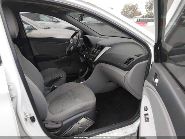 Продаж на аукціоні авто 2015 Hyundai Accent Gls, vin: KMHCT4AE5FU806273, номер лоту: 45268067